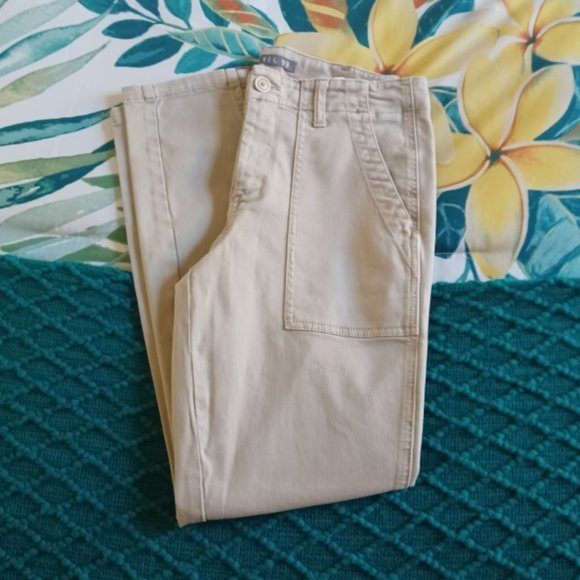 Level 99 Pants - 3/$13 SALE LIKE NEW! Level 99 Light Beige/Tan Zoeey Cargo Pants Size 27